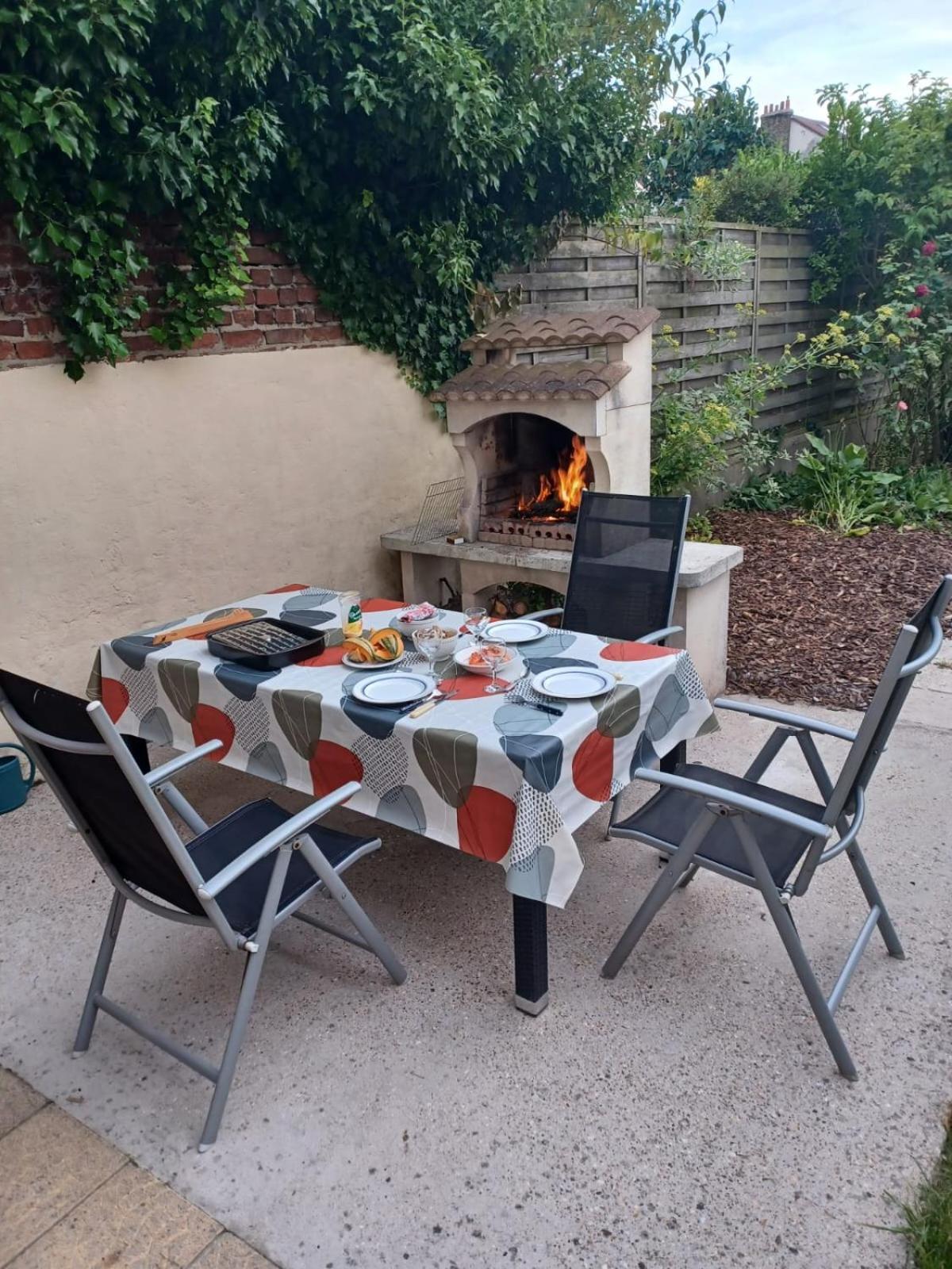 Nice House, Garden And Bbq 3Km From The Beach / Jolie Maison, Jardin Et Bbq A 3 Km De La Plage Coudekerque-Branche Exteriör bild